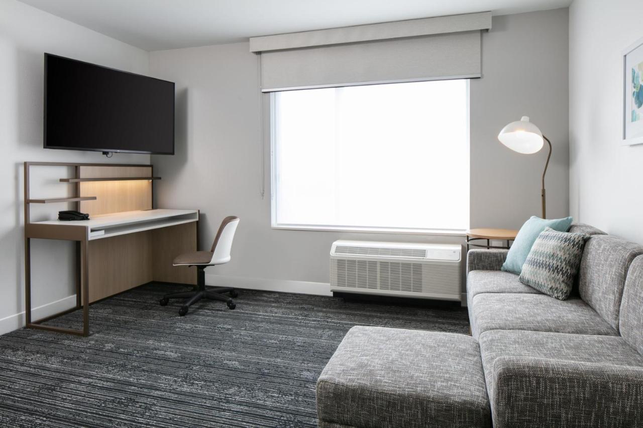 Towneplace Suites By Marriott Oconomowoc Εξωτερικό φωτογραφία