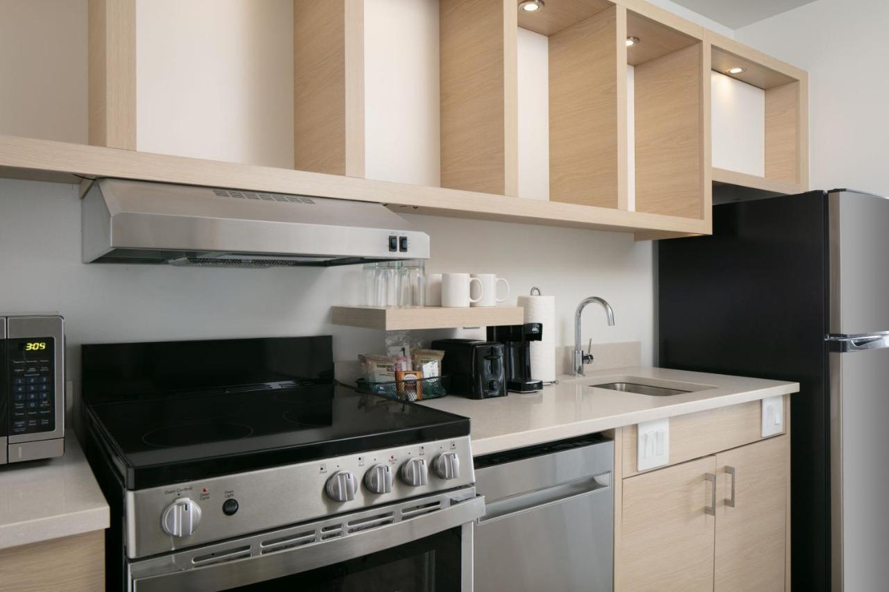 Towneplace Suites By Marriott Oconomowoc Εξωτερικό φωτογραφία