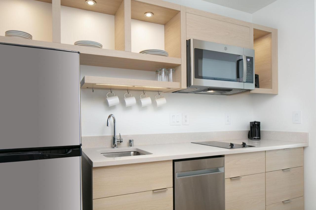 Towneplace Suites By Marriott Oconomowoc Εξωτερικό φωτογραφία
