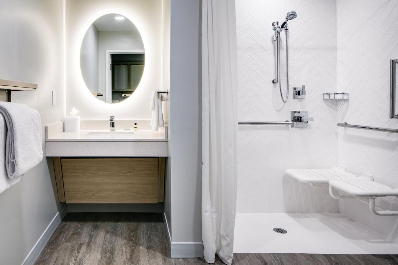 Towneplace Suites By Marriott Oconomowoc Εξωτερικό φωτογραφία
