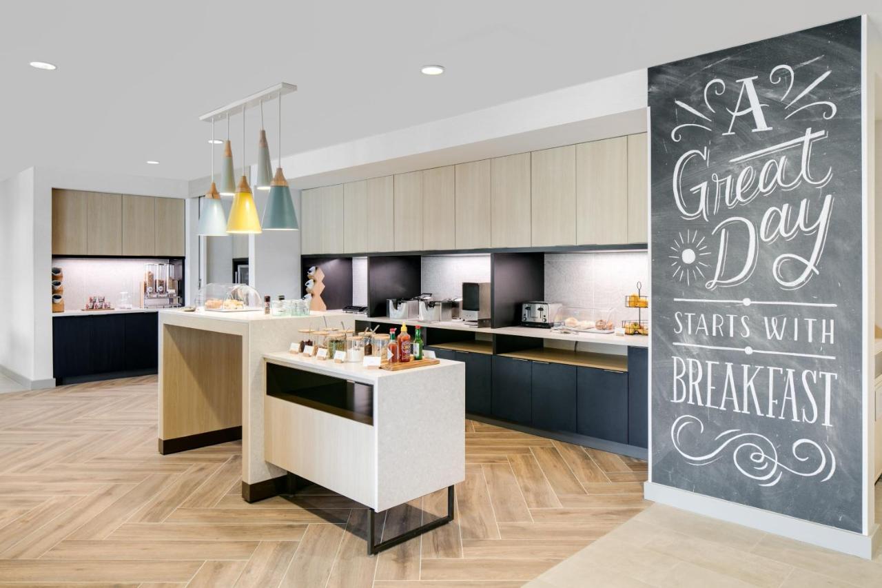Towneplace Suites By Marriott Oconomowoc Εξωτερικό φωτογραφία