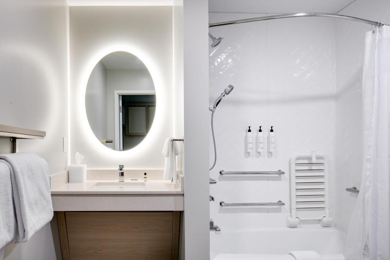 Towneplace Suites By Marriott Oconomowoc Εξωτερικό φωτογραφία