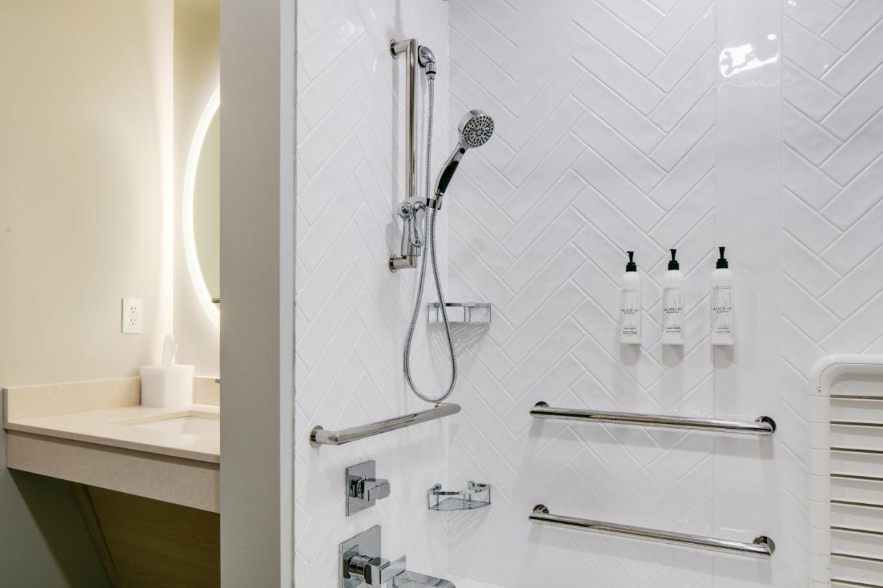 Towneplace Suites By Marriott Oconomowoc Εξωτερικό φωτογραφία
