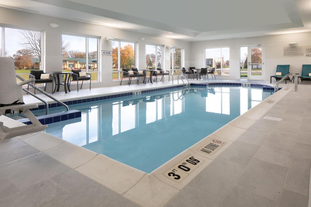 Towneplace Suites By Marriott Oconomowoc Εξωτερικό φωτογραφία